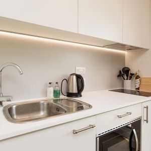 1 bedroom private hall to rent - Photo 2