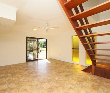 Townhouse - Airconditioned Bedrooms - Storage Room - Carport - Photo 2