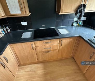 1 bedroom in a house share to rent - Photo 5