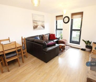2 bedroom flat to rent - Photo 3