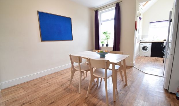 Fantastic 4 bedroom property - Photo 1