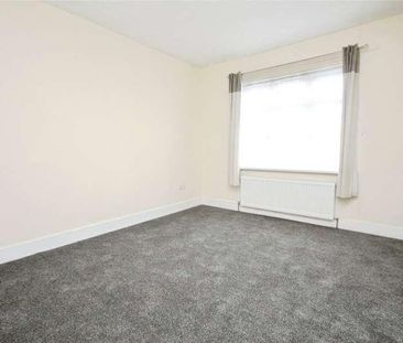 Homefield Avenue, Ilford, IG2 - Photo 6