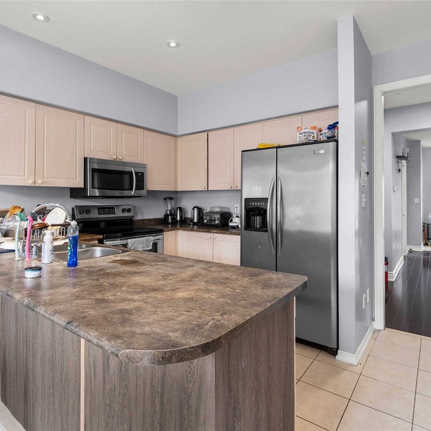 Deluxe Room - North York - Photo 1