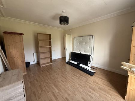 House share to rent - Photo 2