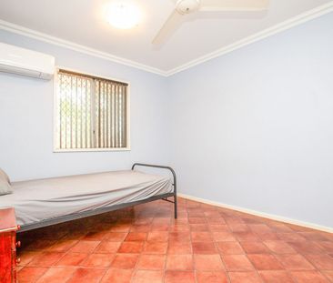 Rare 6-Bedroom Home with Pool, Workshop & Huge Living Spaces - Photo 6