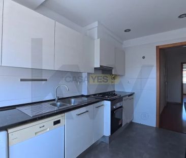 Apartment T2 in Venteira, Amadora - Photo 2