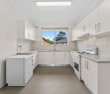 Neat & Tidy Apartment - No Common Walls - Photo 4