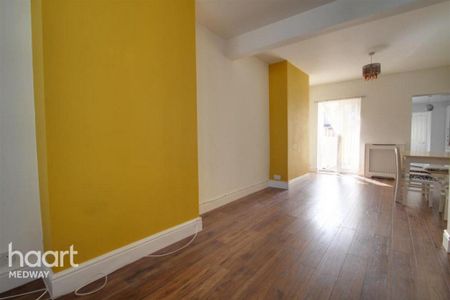 3 bedroom terraced house to rent - Photo 2