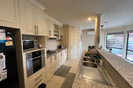 3 Bedroom Townhouse - Photo 2