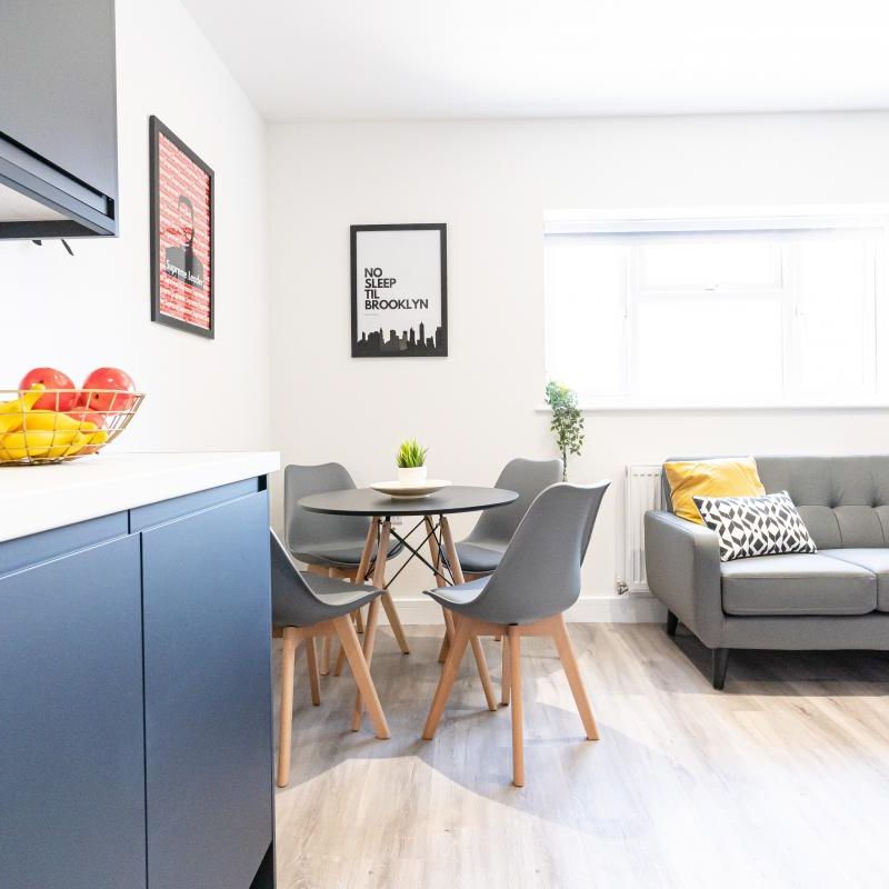 Cromwell Road #16 - Photo 1