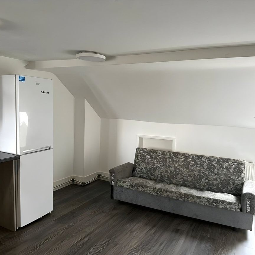 1 Bed Flat, Ley Street, IG2 - Photo 1