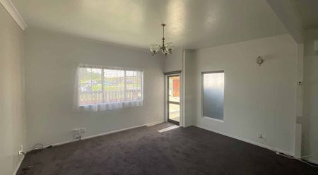 Bell Block - 2 Bedrooms - Photo 3