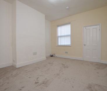 1 Bedroom Ground Floor Flat - Photo 5
