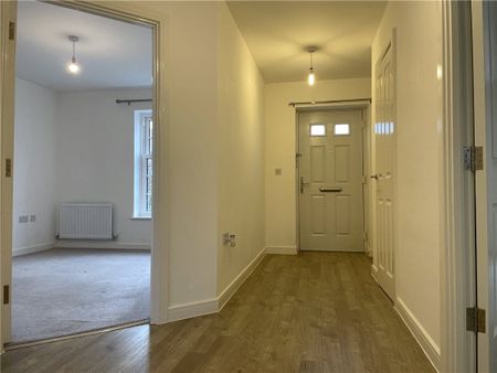 Modern well presented two bedroom apartment with own front door. - Photo 5