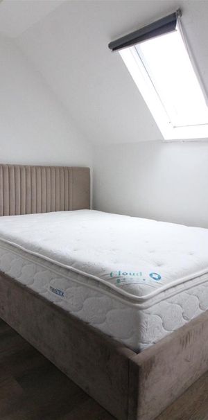 Hanger Lane, London - Photo 1