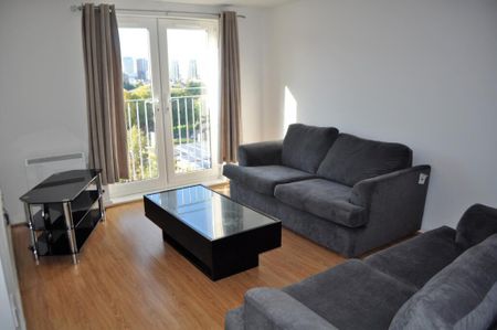 2 bedroom flat to rent - Photo 2