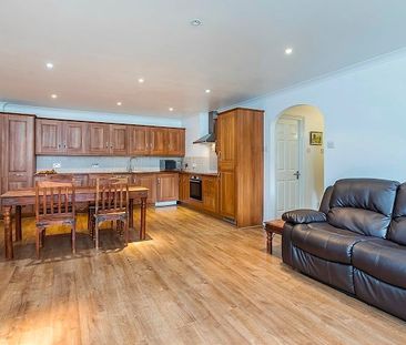 2 Bed Flat, Meridian Place, E14 - Photo 3