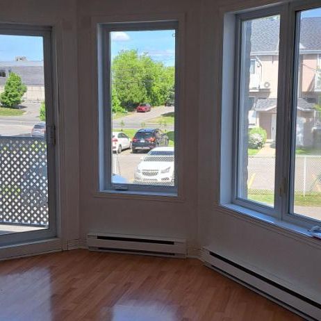 3 1/2 RENOVER, Saint-Eustache avec clientèle 55+ ans - Photo 1