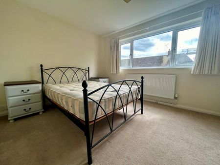 3 bedroom semi-detached house to rent - Photo 2