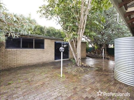 22 Solandra Way, Forrestfield WA 6058 - Photo 2