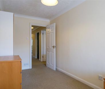 Grange Avenue, Reading, Berkshire, RG6 - Photo 6