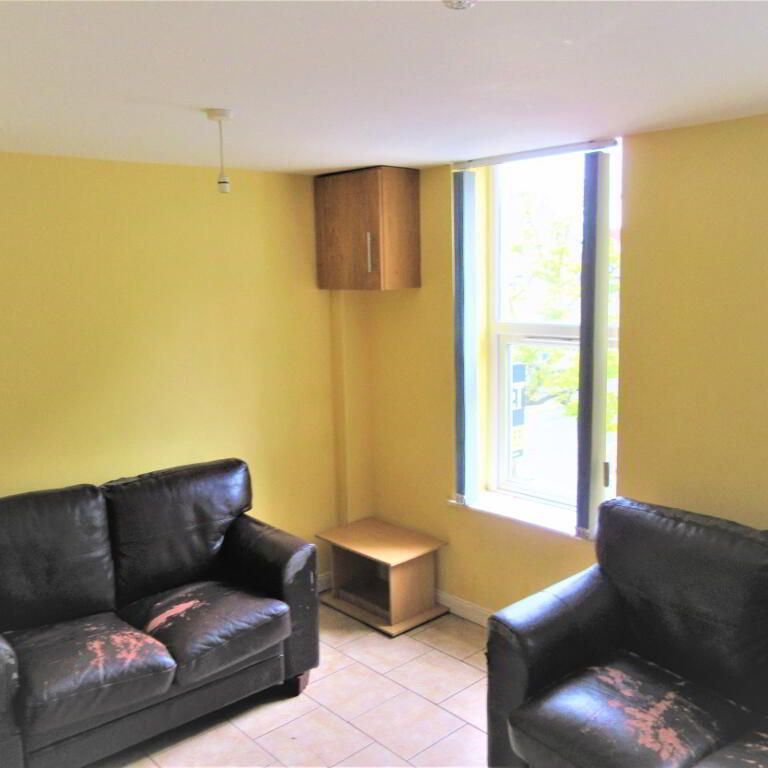 Great Location, 66b Rugby Avenue, Queens Quarter, Belfast, BT7 1GZ - Photo 1