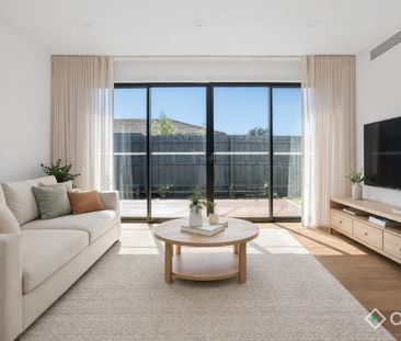 Brand New Bayside Luxury Living – Walk to Beach & Station - Photo 1