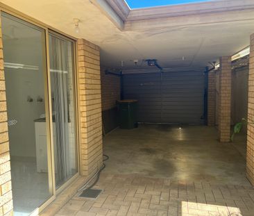 Three Bedroom Villa in a Small Complex - Photo 6