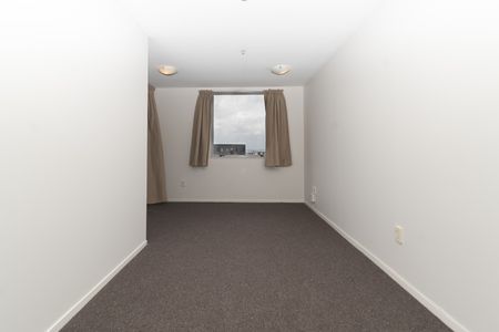 Large one bedroom apartment - Photo 2