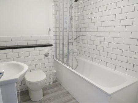 Alexandra Road, Hemel Hempstead - Photo 3