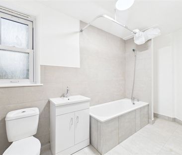 Andover Road, Newbury, Berkshire, RG14 - Photo 3
