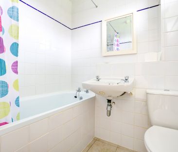 Broomley Court, Fawdon NE3 2BU - Photo 4