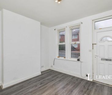 3 bedroom terraced house to rent - Photo 6