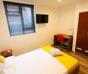 1 bedroom in a house share to rent - Photo 3