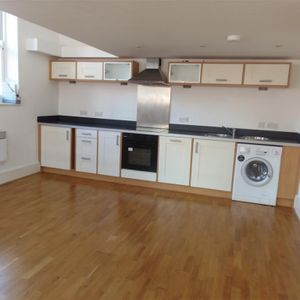 2 bedroom apartment to rent - Photo 2