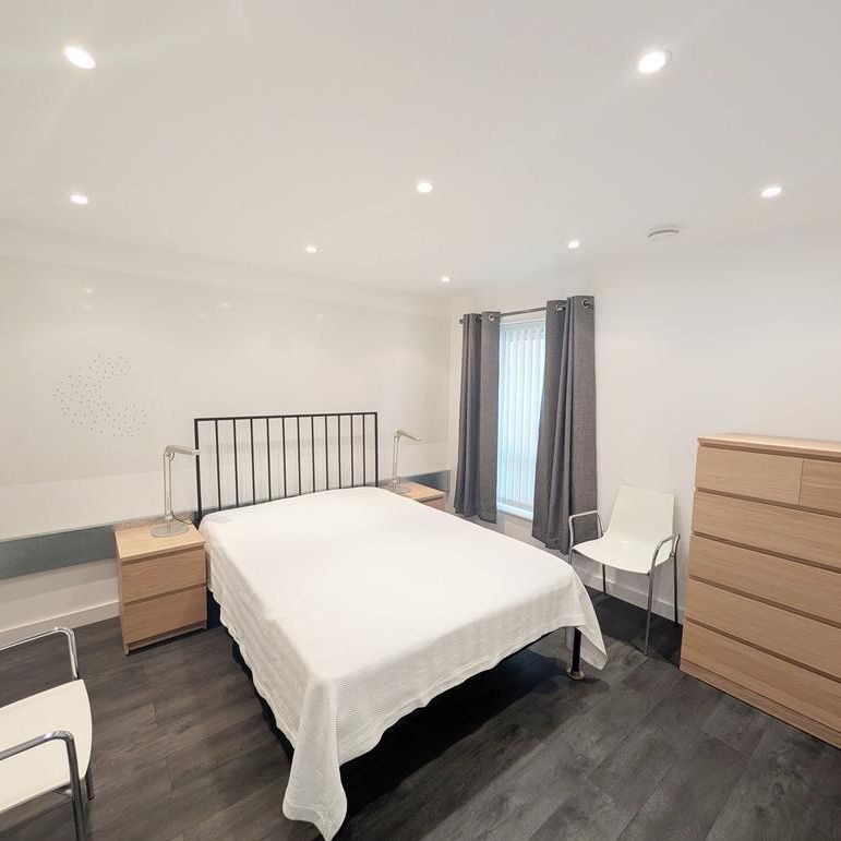 2 bedroom end of terrace house to rent - Photo 1