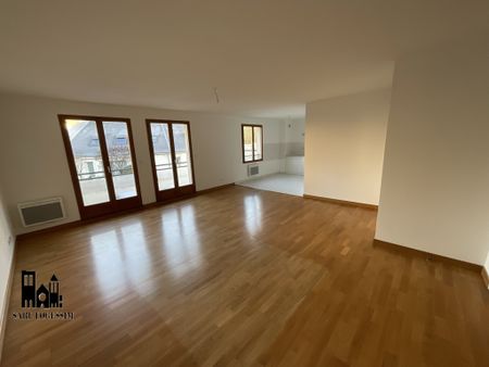Location Appartement 3 pièces 75m² BOURGES 18000 - Photo 2