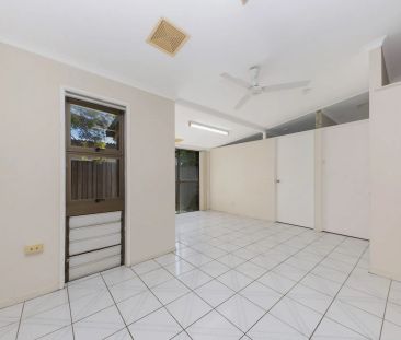 Unit 3/55 Cook Street, North Ward. - Photo 5