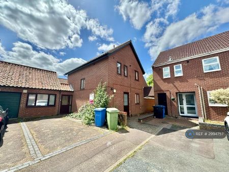1 bedroom in a house share to rent - Photo 4