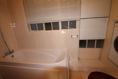 Neville Court, Abbey Road, NW8, London - Photo 4