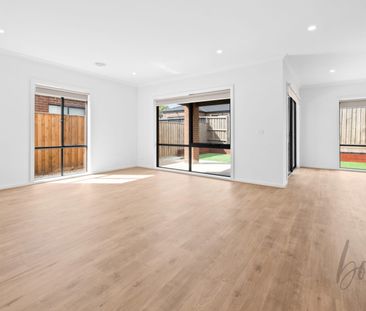 Impressive Family Residence in the Heart of Donnybrook - Photo 2