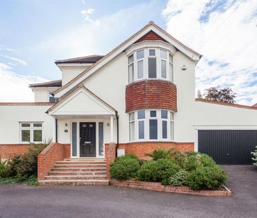4 Bedroom House - Detached - Photo 2
