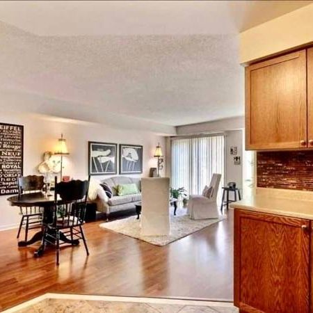 Oakville Townhouse - Photo 1