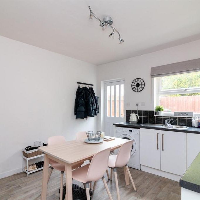 2 bedroom terraced house to rent - Photo 1