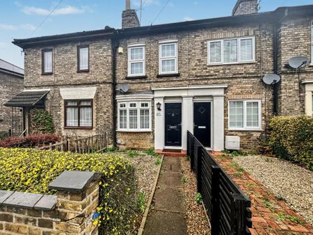 2 bedroom terraced house to rent - Photo 4