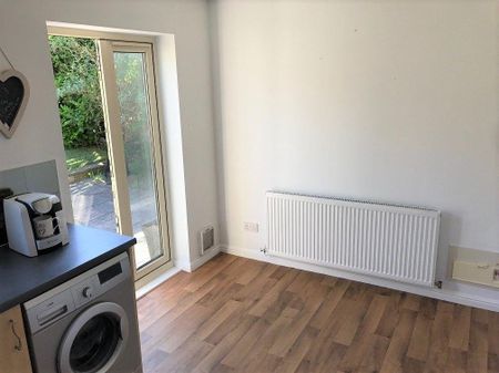 2 bedroom semi-detached house to rent - Photo 3