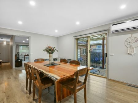 Neat Home On North Road! - Photo 4
