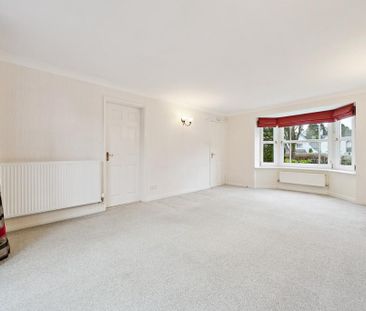 5 bedroom detached house to rent - Photo 2
