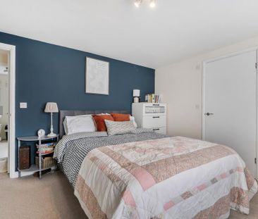 3 bedroom semi-detached bungalow to rent - Photo 6