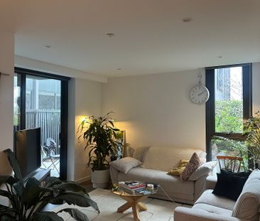 Elsternwick - Photo 1